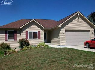 1284 Butcher Rd, Fenton, MI 48430