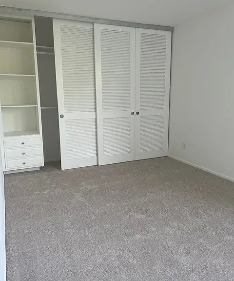 125 N Barrington Ave — Photo 17