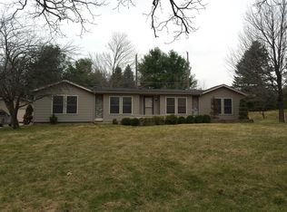 4550 Pinckney Rd, Howell, MI 48843