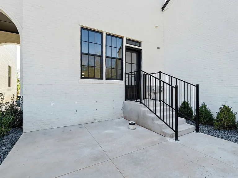 18821 Selah Way — Photo 42