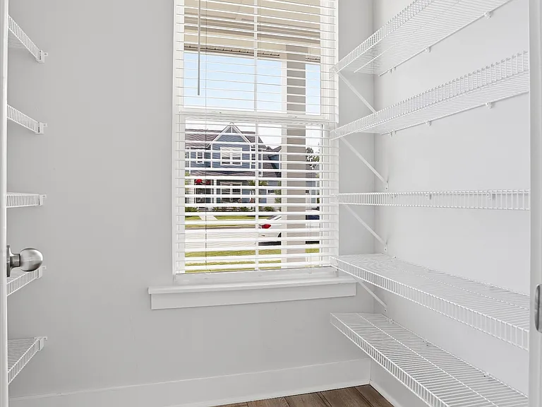 392 Parish Farms Dr — Photo 8