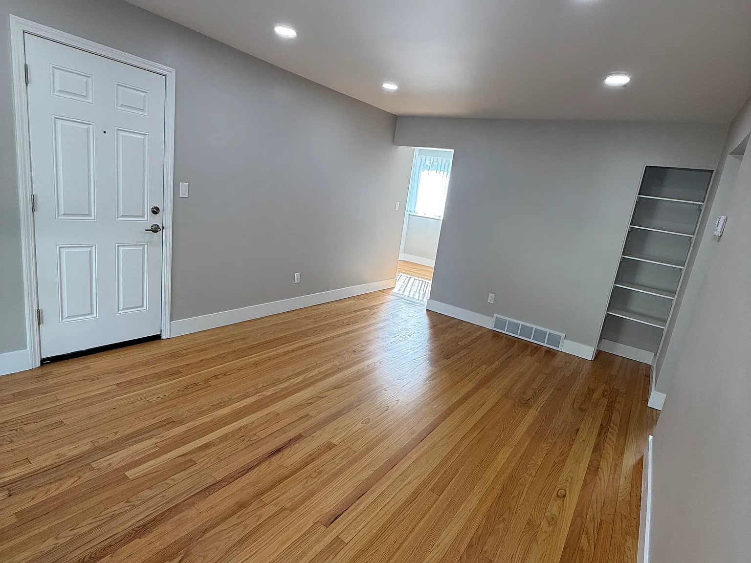 4030 W Thirteen Mile Rd — Photo 3