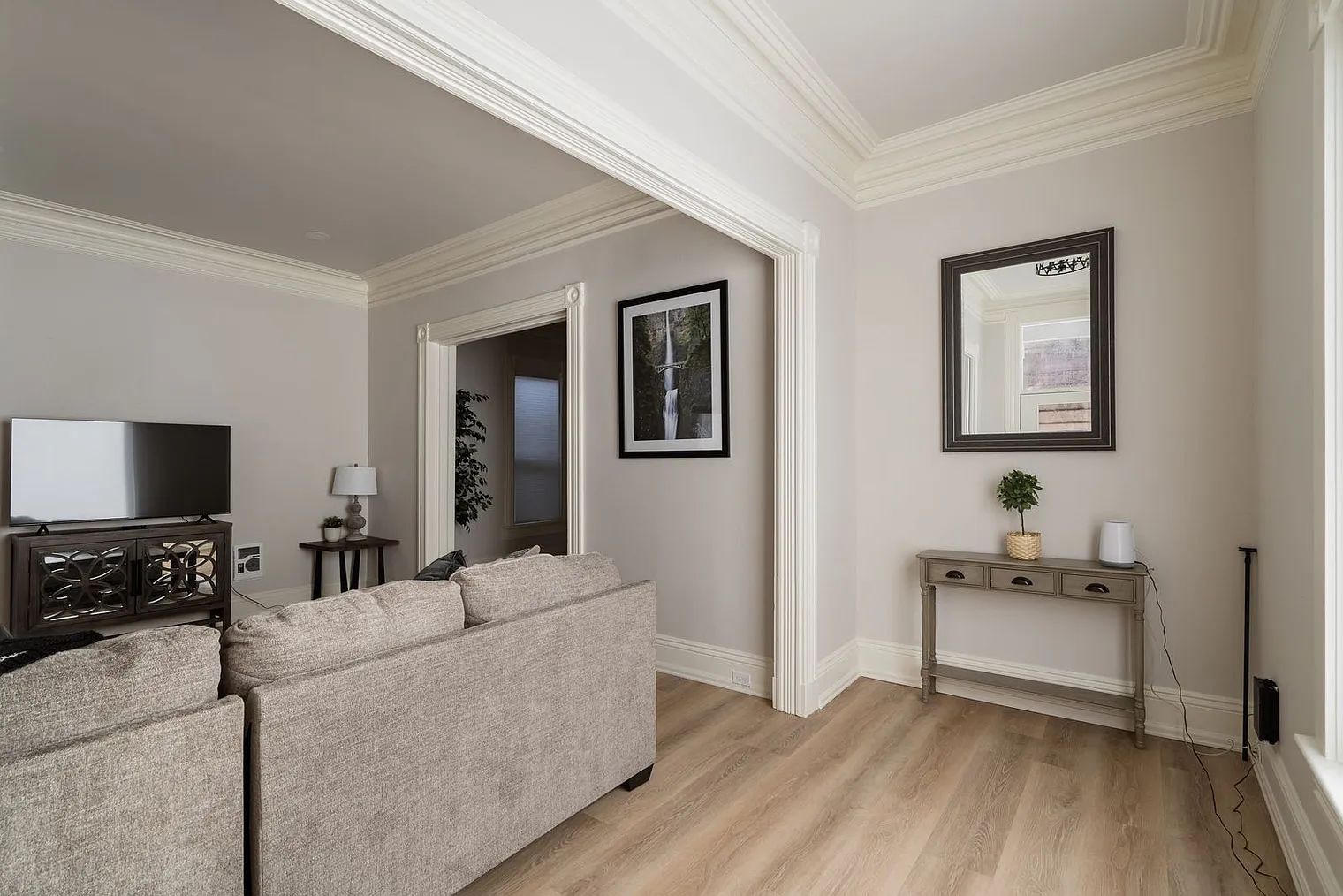 2 bed, 1.0 bath, 1668 sqft, $4,315 — Photo 4