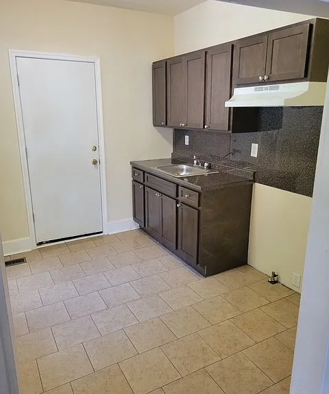 5229 W Clarkson Ave — Photo 4