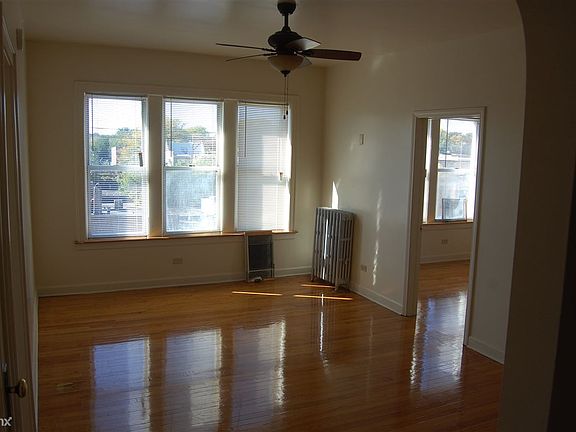 Vernon 301 living room