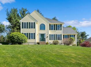 28 Bradford Cir, Hudson, NH 03051