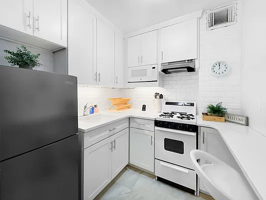 Rented by Keller Williams NYC | media 6