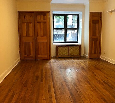 3rd image of 26 W 70th St APT A