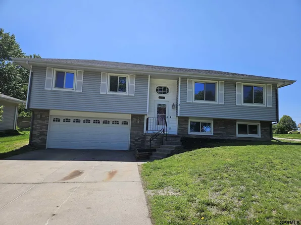 9602 S 23rd St, Bellevue, NE 68147