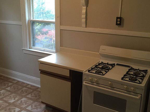 2nd image of 1313 W 112th St APT 9