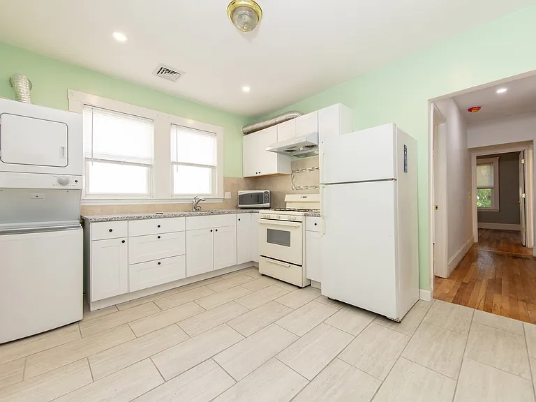 22 Priesing St #22 — Photo 7