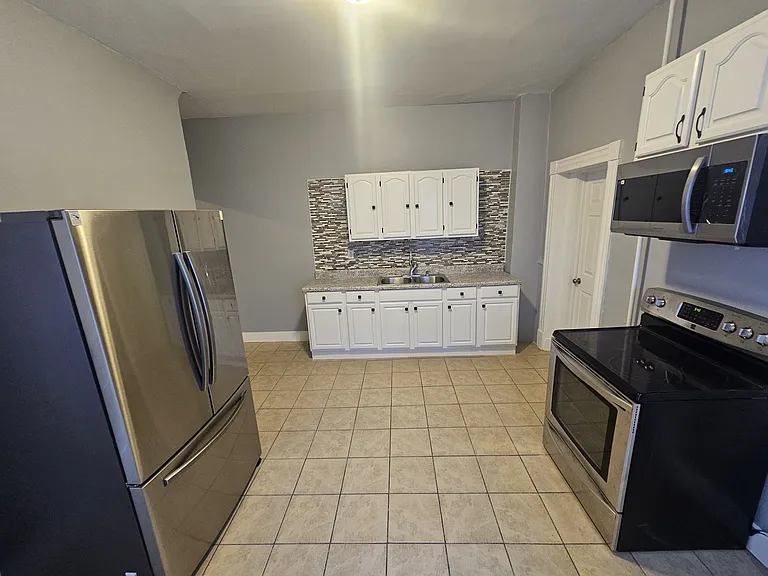 134 W Douglass St #1 — Photo 15