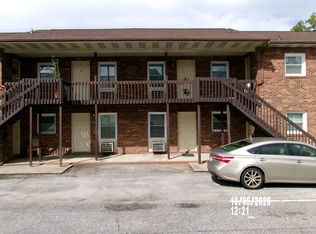 915 7th St NE #G, Hickory, NC 28601