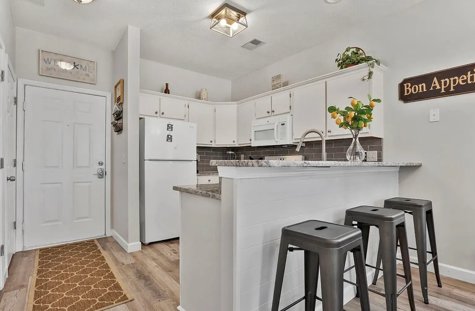 2 bed, 801 sqft, $1,500 — Photo 3