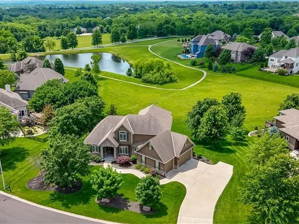 11775 NW 81st St, Parkville, MO 64152