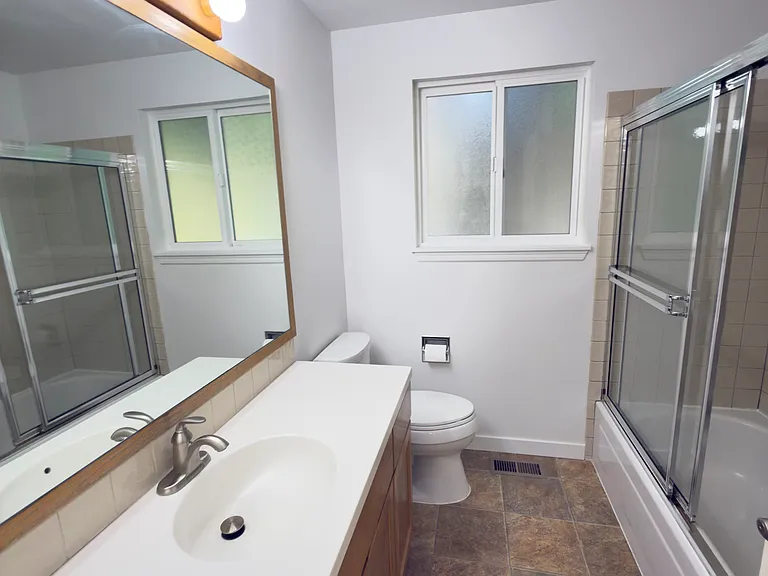 11626 SE 49th St — Photo 10