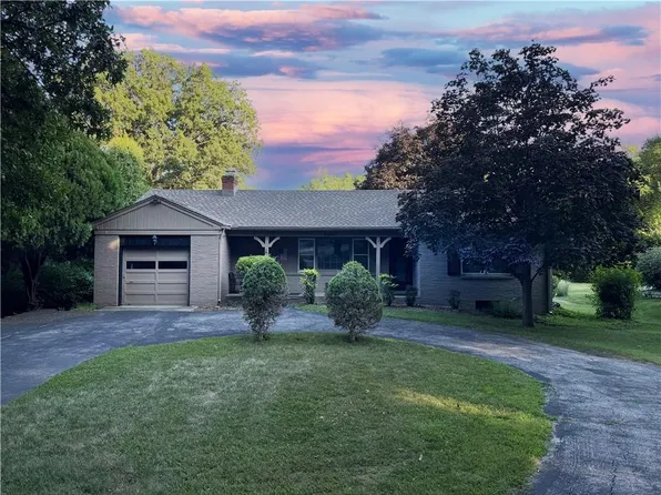 8614 Meadow Ln, Leawood, KS 66206