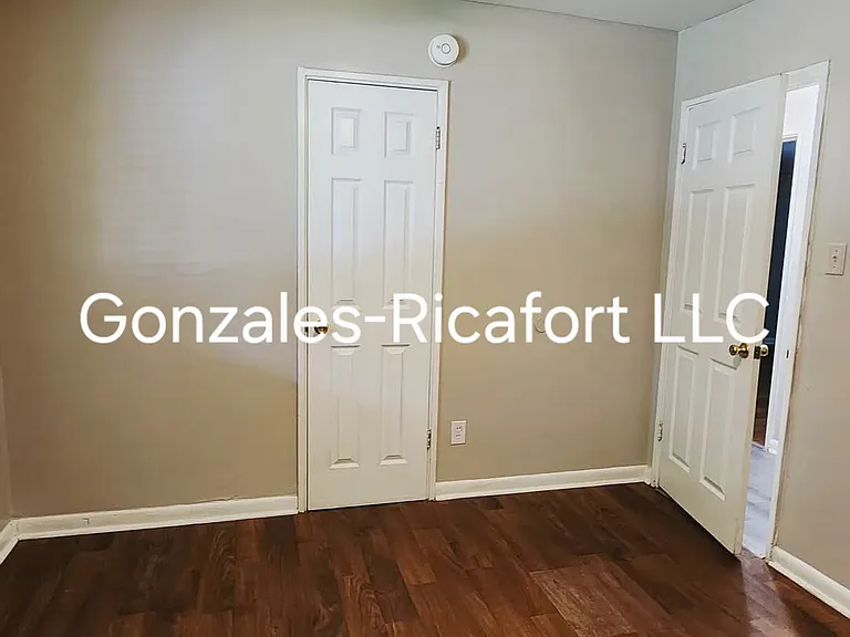 4107 Latimer Ln — Photo 8