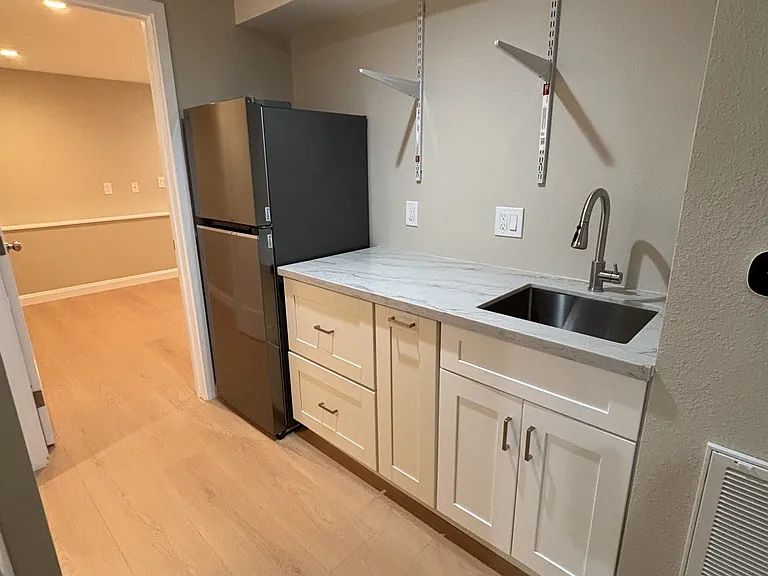 92 Ridgefield Ave #B — Photo 2
