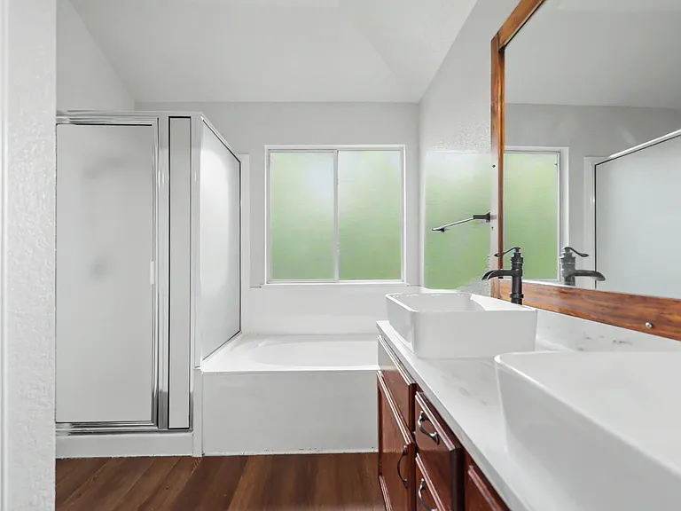 5013 Causeway Ct — Photo 16