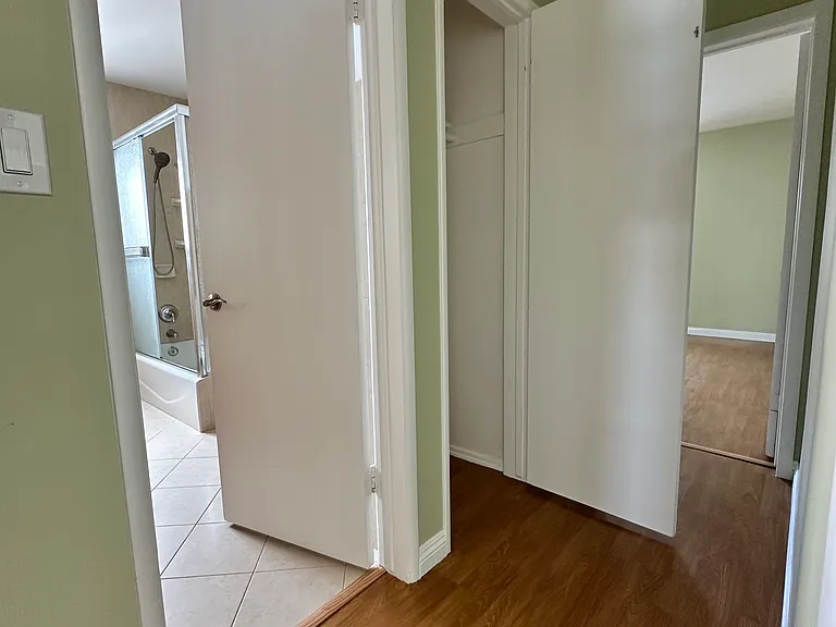 14552 Runnymede St — Photo 19