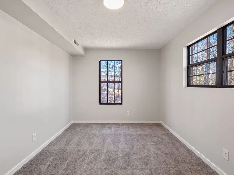 Blueberry Hill Apartments — Photo 47