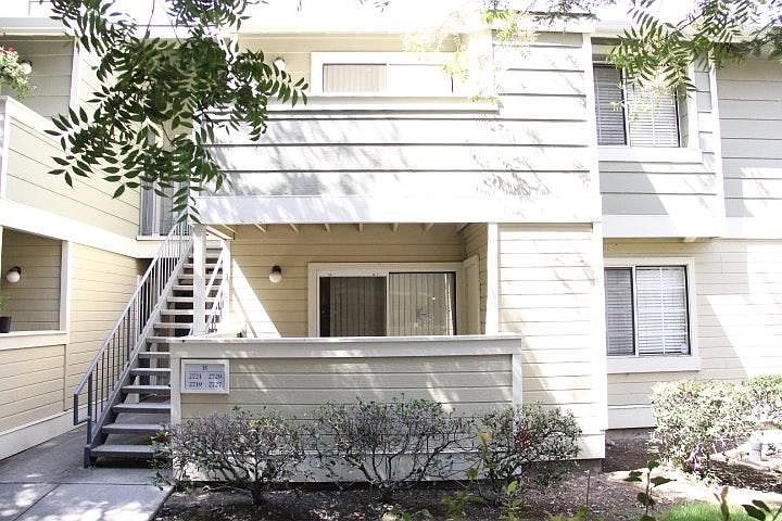 1st image of 2727 Somerset Park Cir