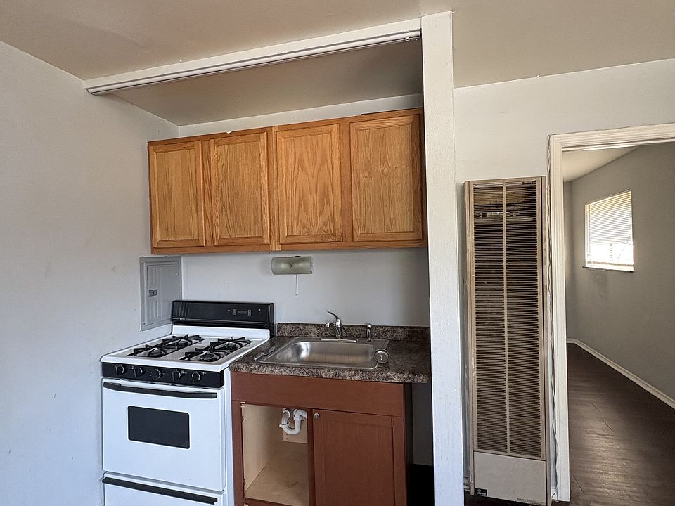 2nd image of 274 E Nottingham Rd #6