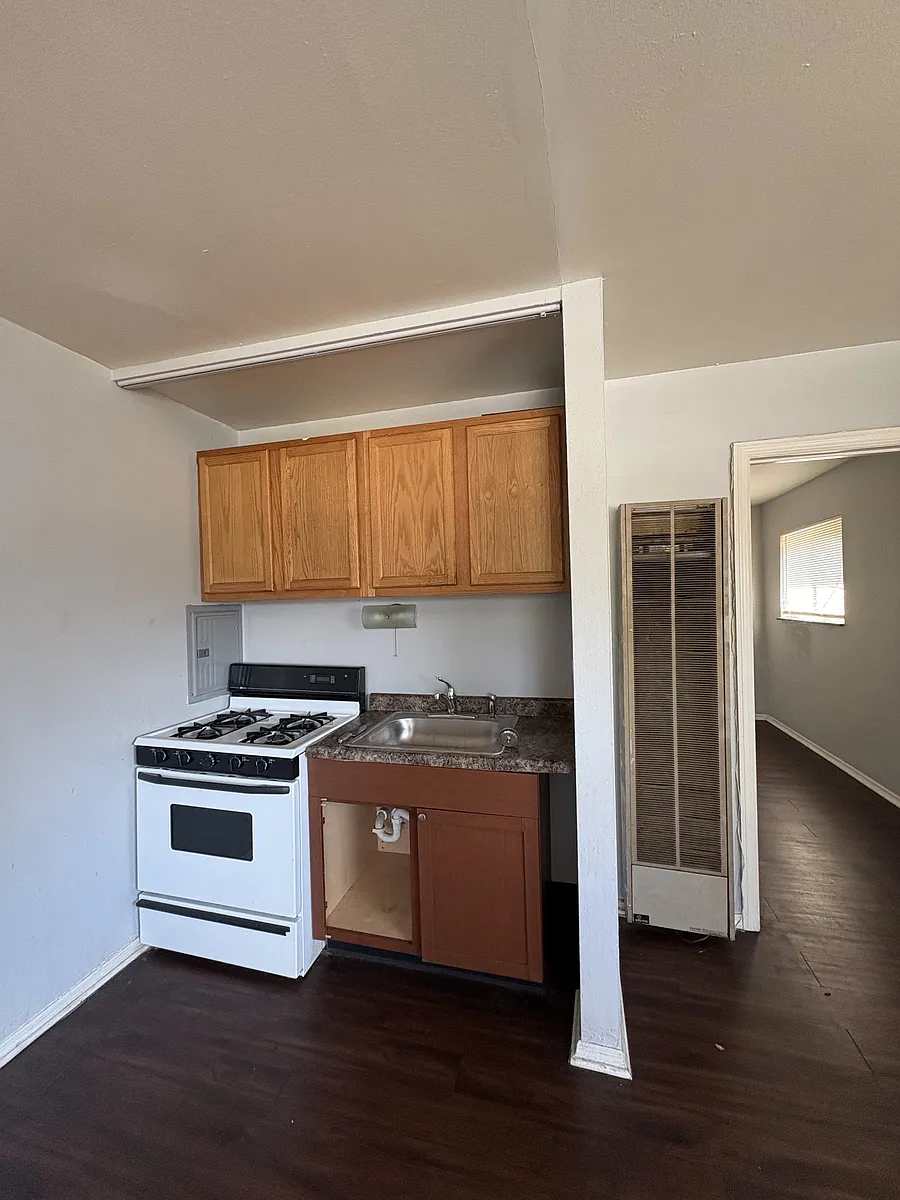 Building Photo - 274 E Nottingham Rd #6