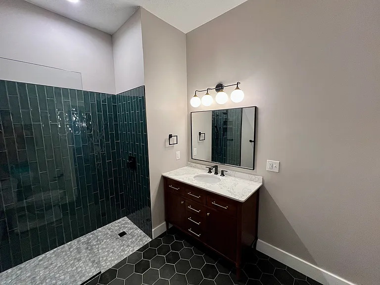 27 Hillside Pl #4 — Photo 3