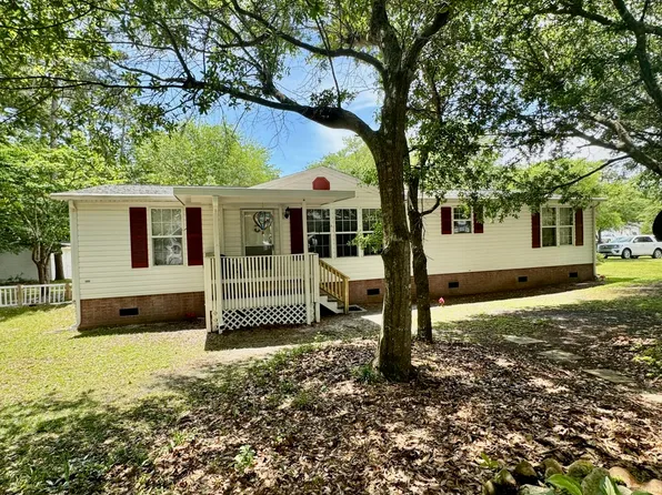 503 Ocean Spray Drive, Cedar Point, NC 28584