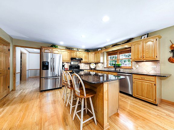 3rd image of 1115 Hollingswood Ave