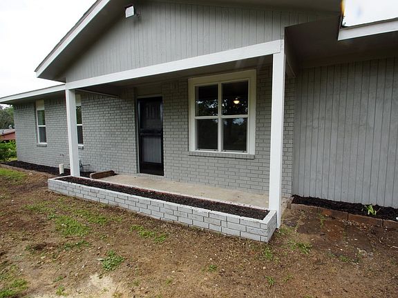3rd image of 108 Arnold Price Dr