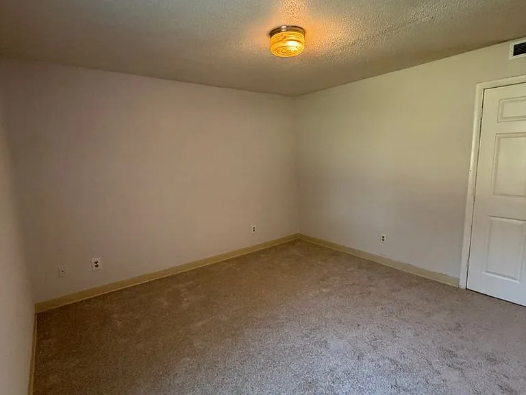 3802 Lexington Dr — Photo 6