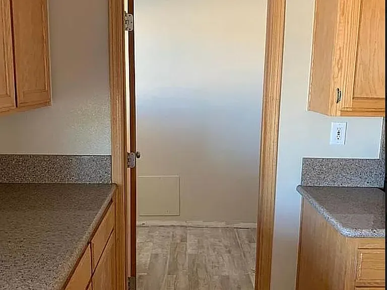 9822 Hawthorne Ave — Photo 24