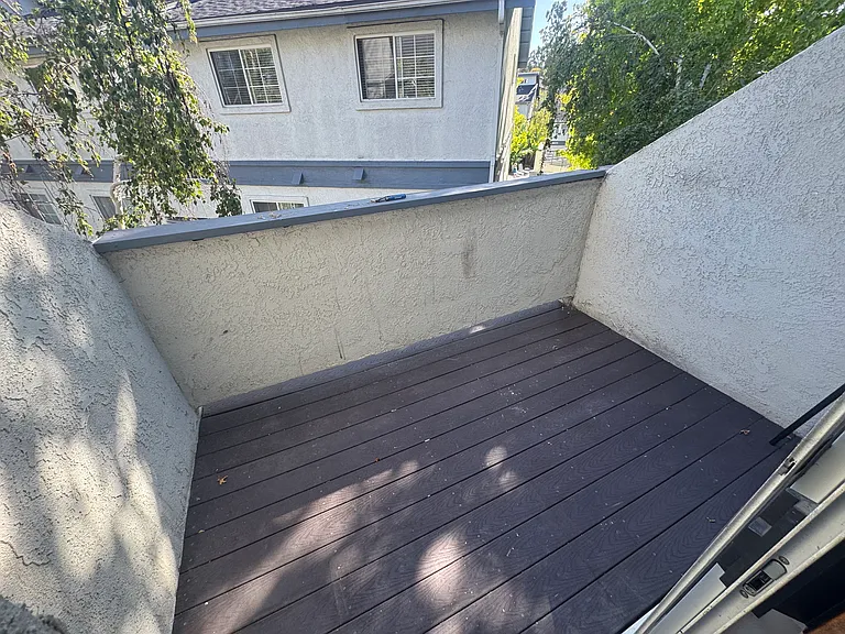 1043 Southwood Dr #J — Photo 15