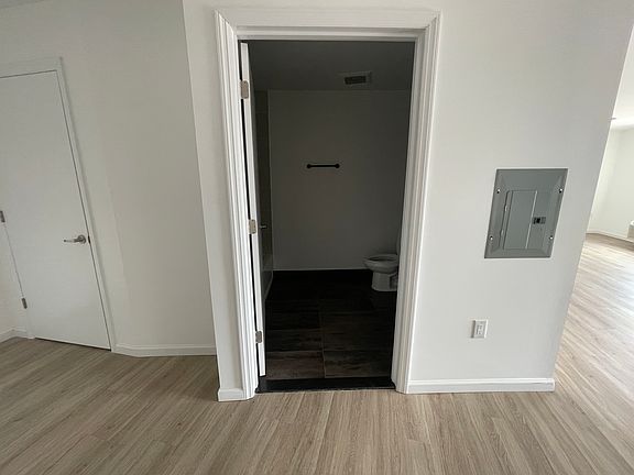 3rd image of 556-557 Market St #4B
