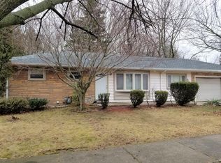 589 Ravinia Dr, South Haven, MI 49090