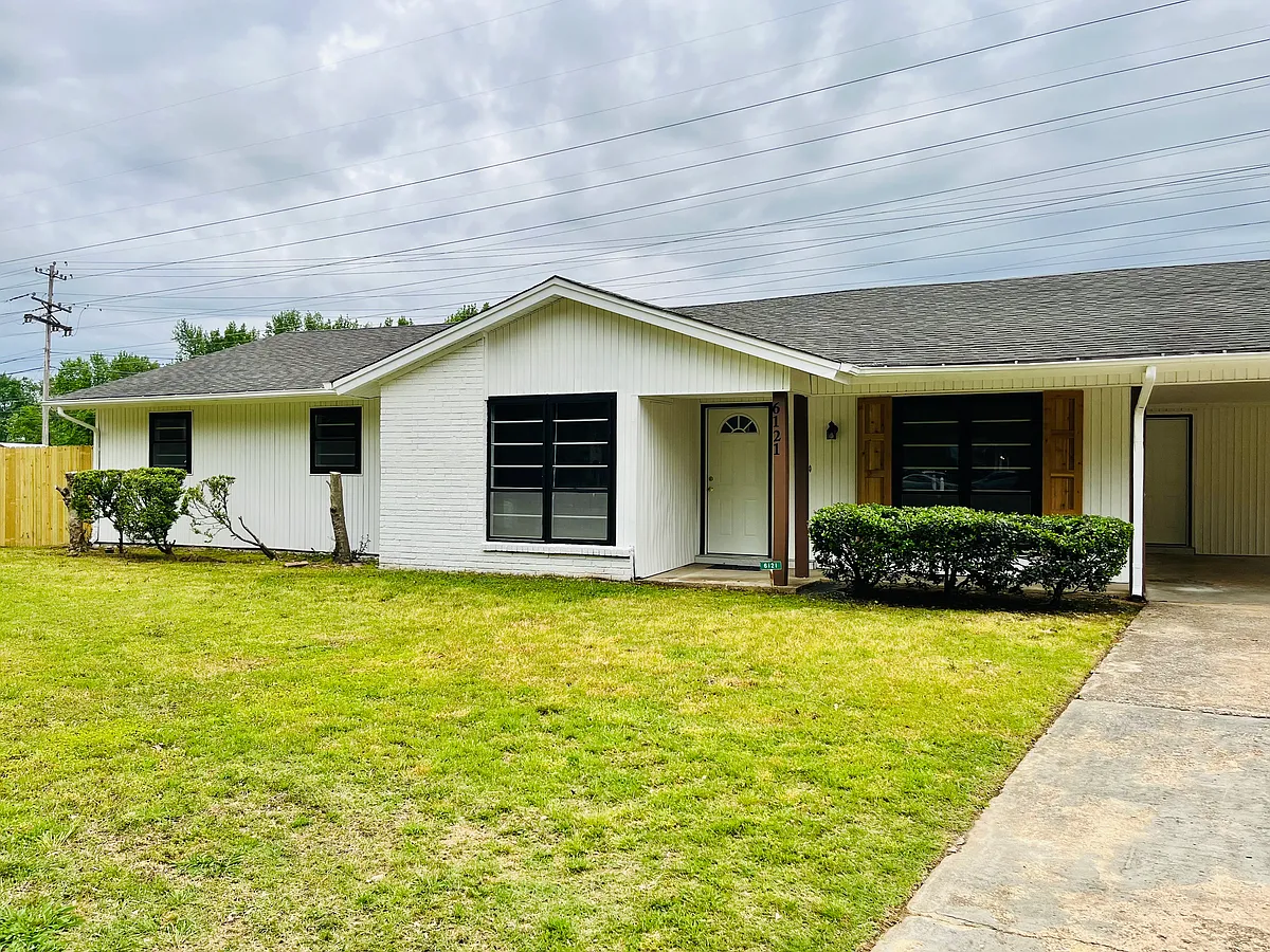 Building Photo - 6121 Southampton Dr