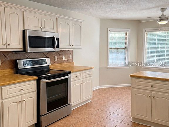 3rd image of 7 Desoto Drive