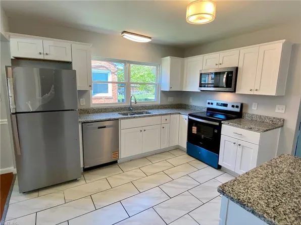 712 Burgess Ave, Hampton, VA 23664