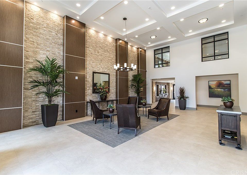 1st image of 5015 Balboa Blvd Unit 104