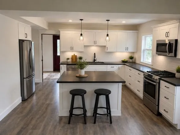 3030 Mounds View Rd, Blue Mounds, WI 53517