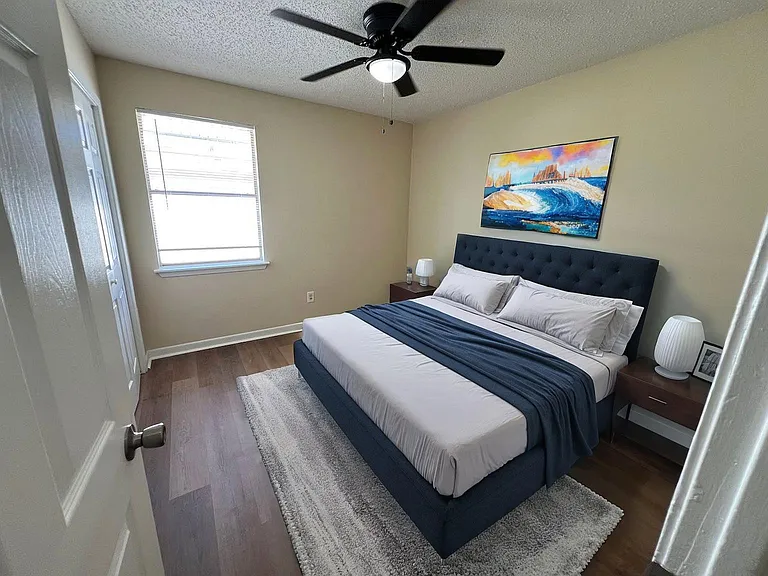 Tiger Den Apartments — Photo 28