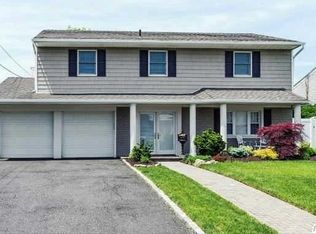 2063 Vine Dr, Merrick, NY 11566