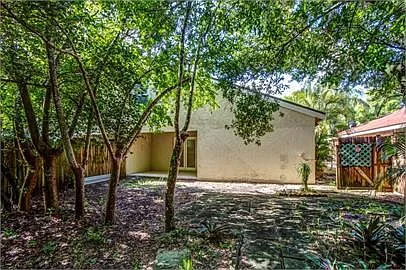 7431 Albany Rd — Photo 9