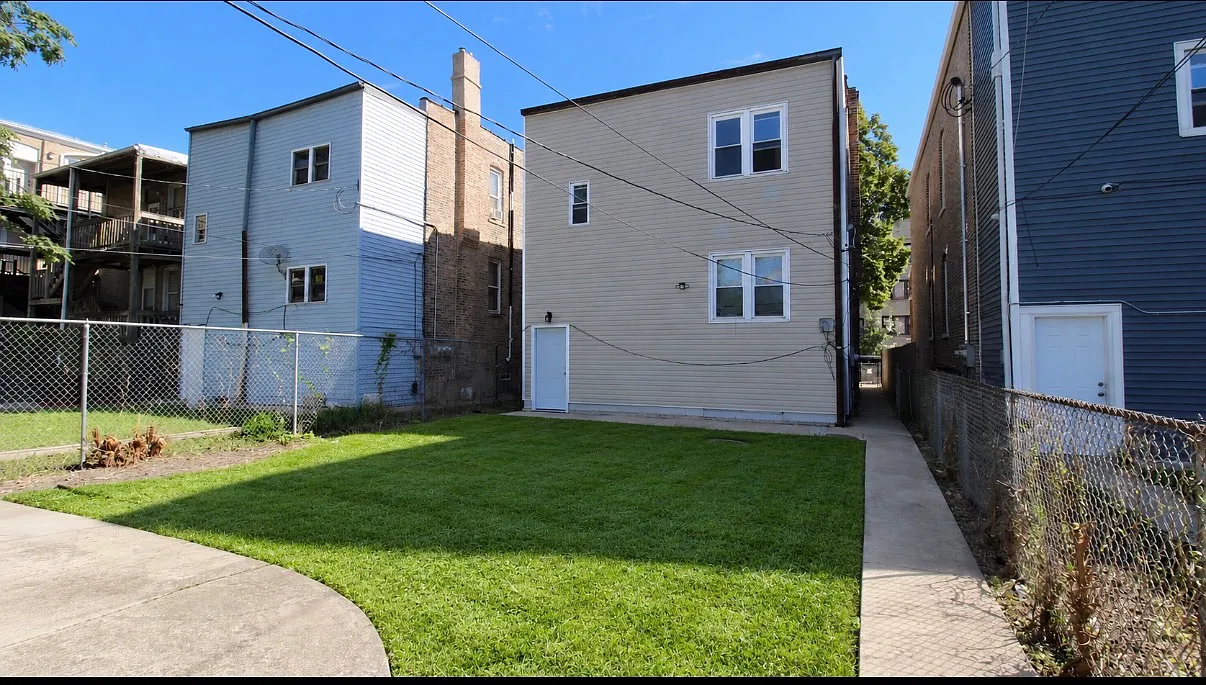 3 bed, 905 sqft, $1,850 — Photo 3