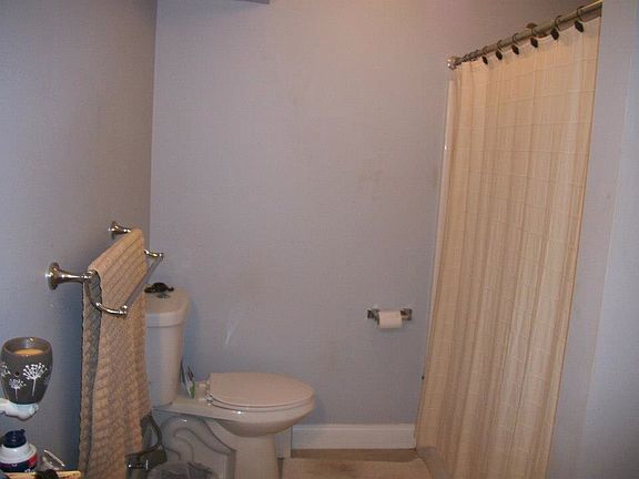 5th image of 607 Bounty Dr