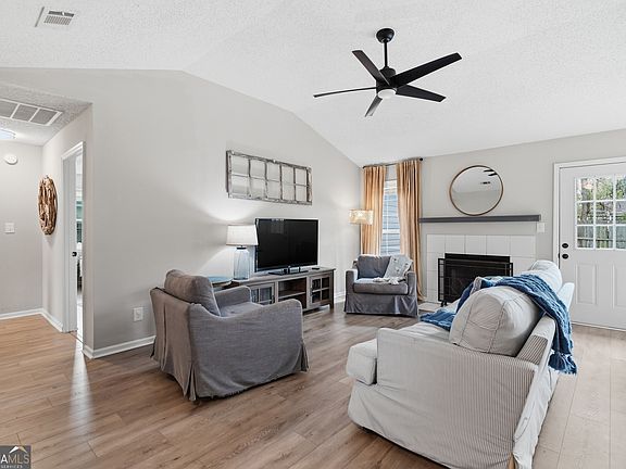 5th image of 161 Timber Ridge Dr