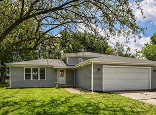 3728 Cherry Hill Dr, Crown Point, IN 46307